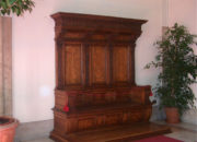 Palazzo Chigi Presidenza del Consiglio Dei Ministri Restauro di panca antica