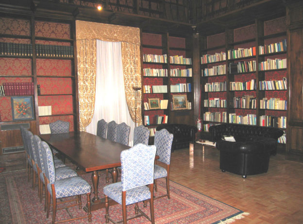 Restauro di mobili antichi a palazzo del Collegio Romano