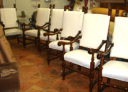 Restauro poltrone in noce a sciabola dell’800